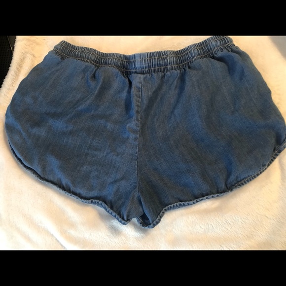 Lovestitch shorts - Picture 2 of 5